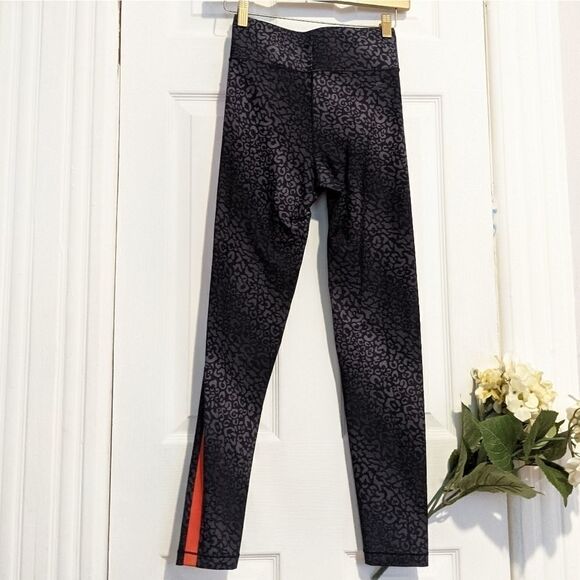 All Access Audio Leggings Snow Leopard Multi - Picture 7 of 8